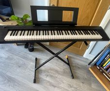 Yamaha Piaggero NP32 keyboard