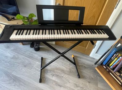 Yamaha Piaggero NP32 keyboard