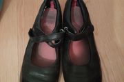 Girl's shoes