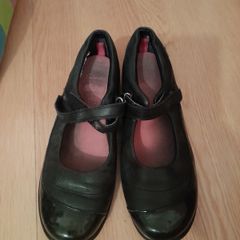 Girl's shoes