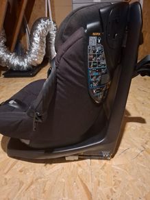 Swivel car seat