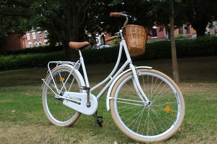 White Vintage Ladies Bike Kenzel Malena 3 Speed Internal Gears Wicker Basket