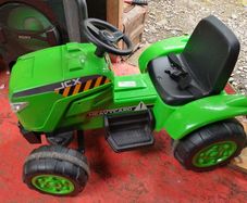 New Ex display Kids 12V Electric Ride-On Tractor