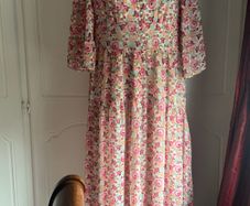 Lovely Gallery Floral maxi dress with front opening size UK16 EU44 Postage included