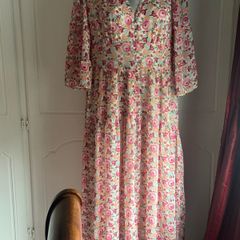 Lovely Gallery Floral maxi dress with front opening size UK16 EU44 Postage included