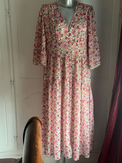 Lovely Gallery Floral maxi dress with front opening size UK16 EU44 Postage included