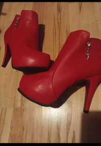 Brand new heels UK6