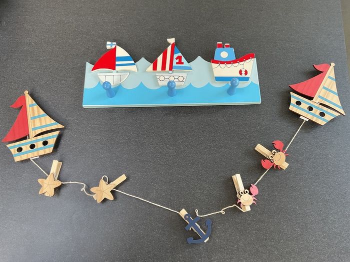 Childrens Wall Hooks & Artwork Display Set