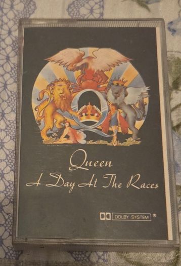 Queen A Day at the races