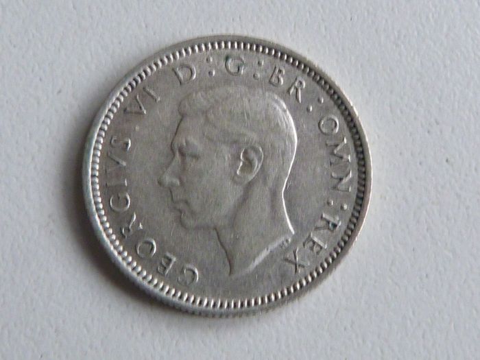 1940 silver sixpence