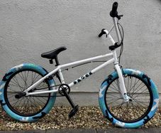 BMX Jet Block bike with pegs