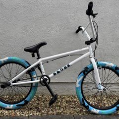 BMX Jet Block bike with pegs