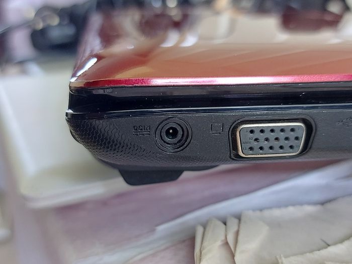 EEPC Seashell Series, Red, Intel Atom CPU N2600, 1.6GHz, 1GB Ram, 320GB HDD, Windows 7 Ultimate, Opera, Chrome
