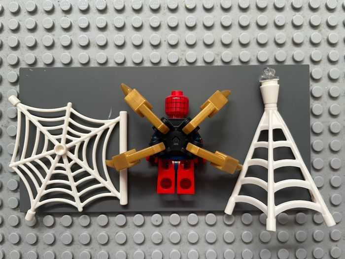 lego super heroes sh0510 Iron Spider-Man minifigure- Mechanical Arms with Barbs