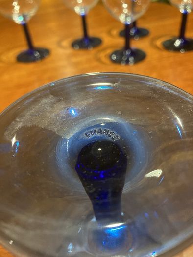 A bundle of Vintage Retro Luminarc Arcoroc Made in France Mid Century Cobalt Stemmed Wine Glasses ( 6 )