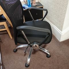 Desk chair