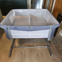 Chicco Next2Me Twin Bedside Crib