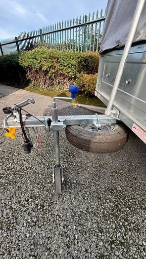 Erde - Galvanised trailer with roof box and frame - excellent condition