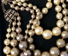 pearl necklace and bracelet set