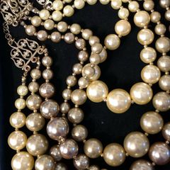 pearl necklace and bracelet set