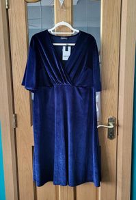 CurveWow navy velvet dress, Size 16, BNWT