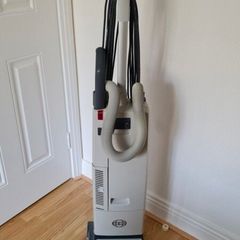 vacuum cleaner SEBO 370 Electronic commercial upright vacuum cleaner.