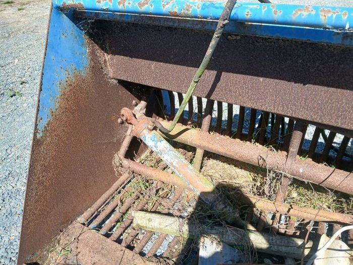 Cattle trailer,shear grab ,tanco chopper,yard scra