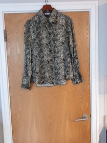Zara Long Sleeved  Blouse.  S. Large- 14.  B.N.W.T  ( No Paper Tag).