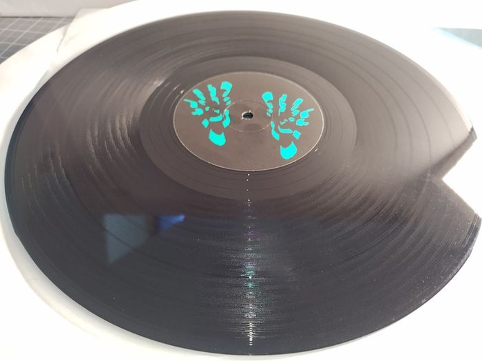 RR Fierce - Back To The Top - Alien Tracks - Hi-nrg House Hard House BELTER!