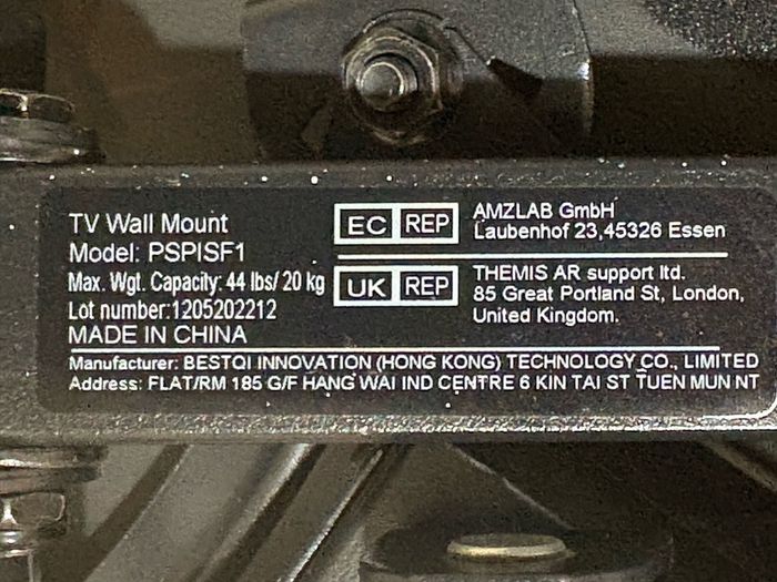 Samsung 32 inch TV with full motion wall mount bracket