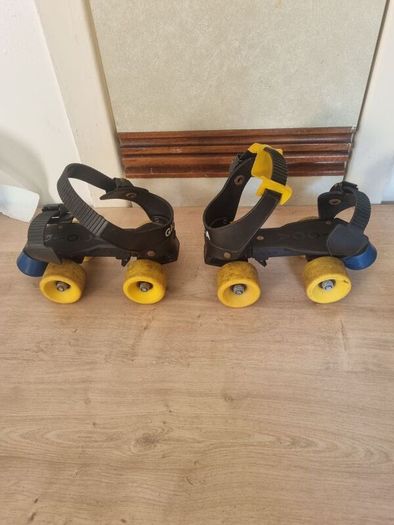 Vintage 1980s roller skates, adjustable