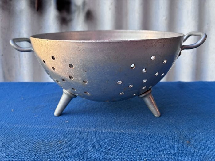 vintage Falconware footed sputnik atomic colander sieve