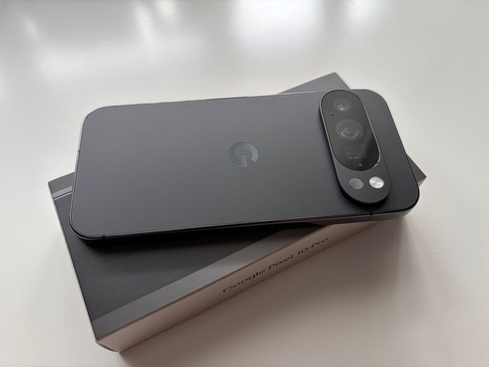 Google Pixel 10 Pro - 128GB - Obsidian (Pristine Condition)
