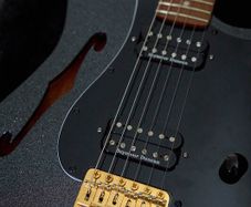 Fender Custom Thinline Stratocaster