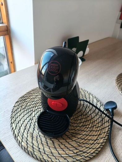 Nescafe Dolce Gusto DeLonghi Coffee Machine