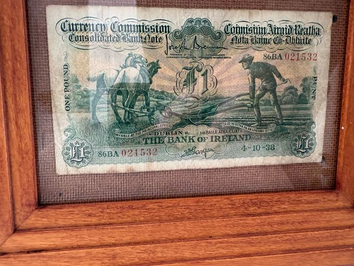 RARE 1938 Irish Ploughman One Pound Banknote Ireland 1 pound Note Scarce Bank Of Ireland