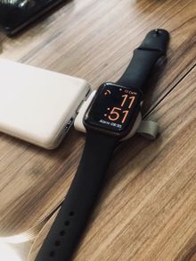 Last two Apple Watch iWatch series magnetic wireless charger white USB Free viewing