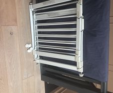 Safety 1st stair gate + extender (2x 20 euro each)