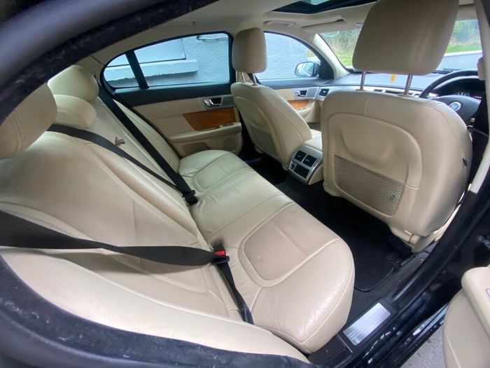 Jaguar XF 2012