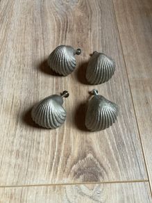 Metal drawer handles