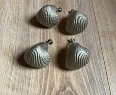 Metal drawer handles