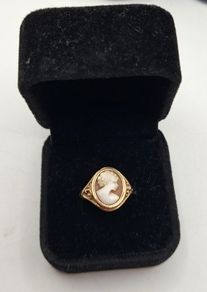 Vintage 9ct cameo ring