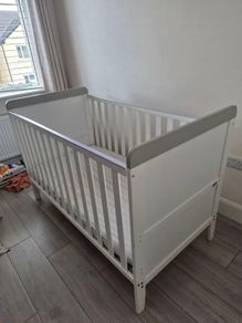 Cot bed