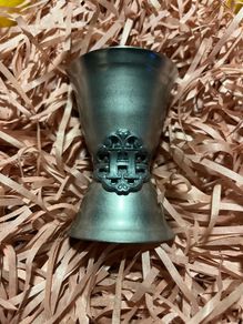 HENDRICKS GIN Jigger Pourer spirit measure genuine product Hendrick's Limited Edition  Brand New limited edition measure. Has 25ml and 30ml lines at one end and 50ml and 60ml at the other end. Stainless steel finish