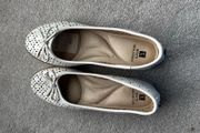 flat shoes