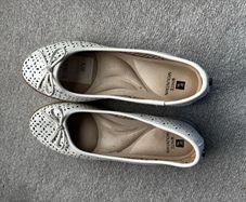 flat shoes