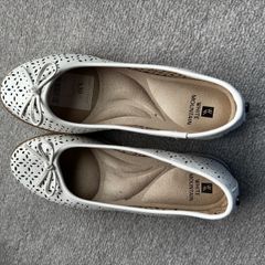 flat shoes