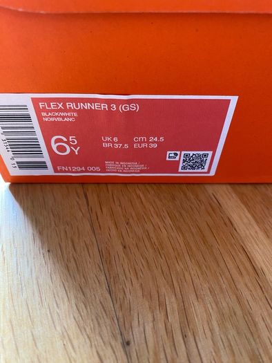 Nike Flex Runner 3 - Size 6