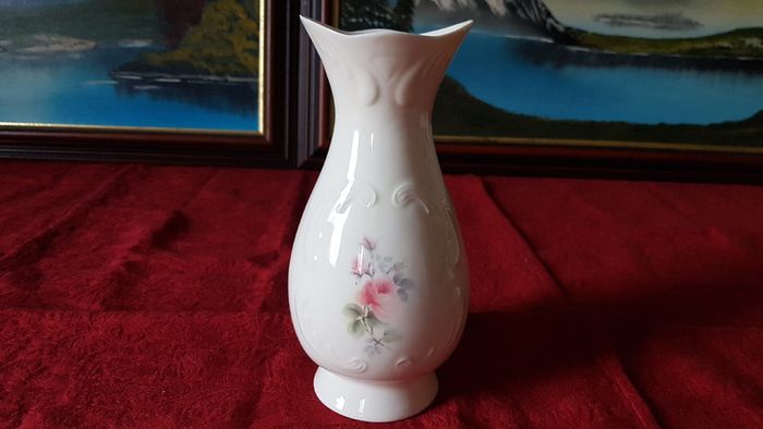 8 Inches Tall Donegal Parian China Rose Vase Made In Ireland