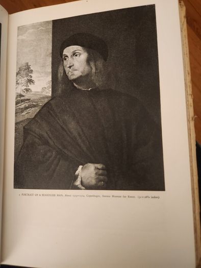 Titian Paintings  And Drawings. Phaidon. With 300 Illusions By Hans Tietze. 1950 Large Volume Hardback With Dustjacket In Good Condition.